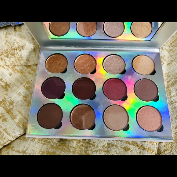 Extreme Visionary High Pigment Eyeshadow Pallet - Picture 6 of 6
